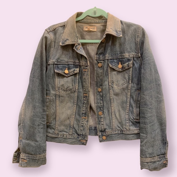 Madewell Jackets & Blazers - Sleek Madewell Size L Slight Crop full sleeve Jean Jacket w/ purposeful distress